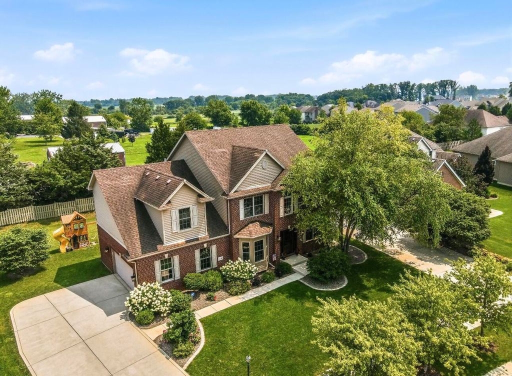 Photo of 10143 California Street, Crown Point, IN 46307 (MLS # 837227)