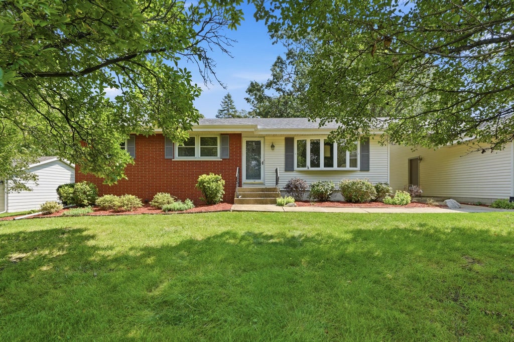 Photo of 8041 Rhode Court, Dyer, IN 46311 (MLS # 844436)