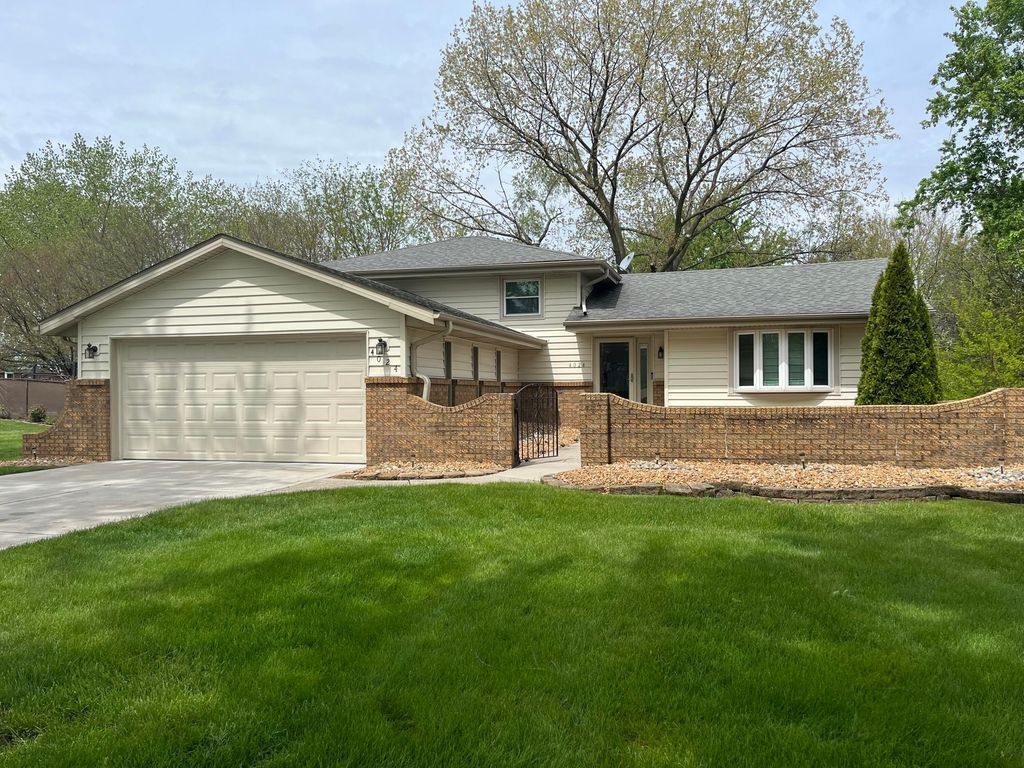 Photo of 4024 W 75th Place, Merrillville, IN 46410 (MLS # 838643)