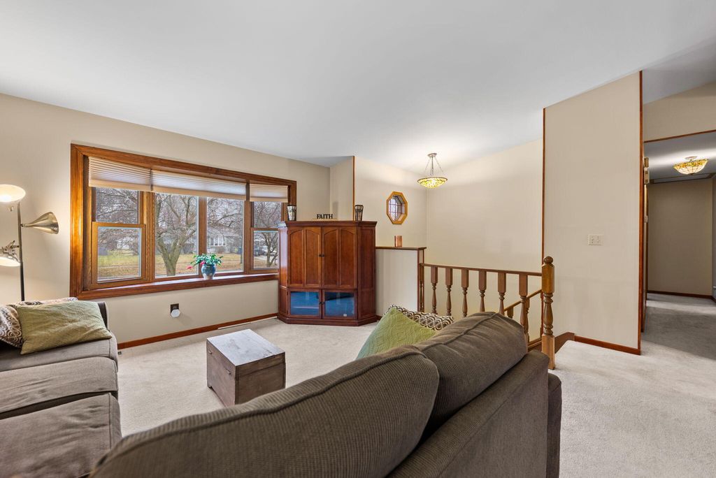 Photo of 902 Aspen Street, Hebron, IN 46341 (MLS # 832502)