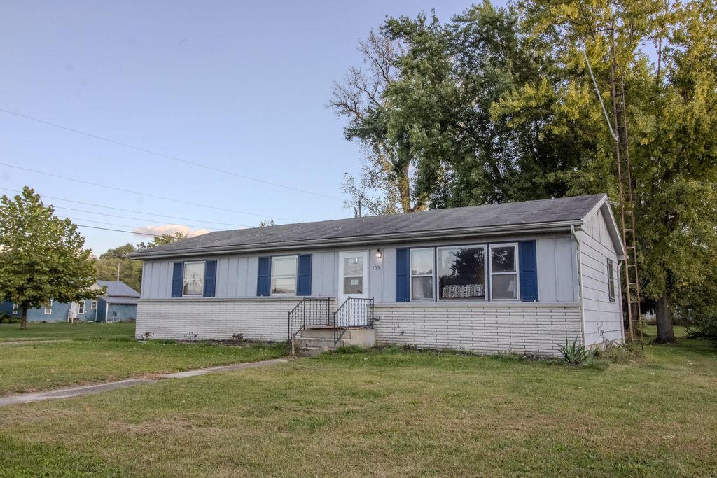 Photo of 105 W Green Street, San Pierre, IN 46374 (MLS # 836743)