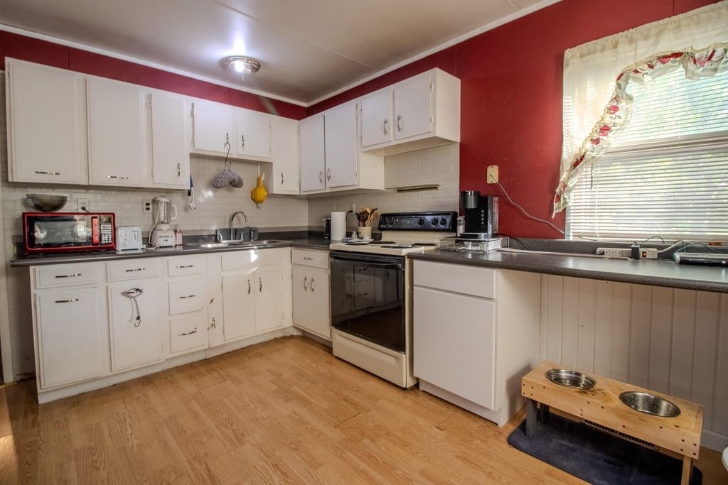 Photo of 105 W Green Street, San Pierre, IN 46374 (MLS # 836743)