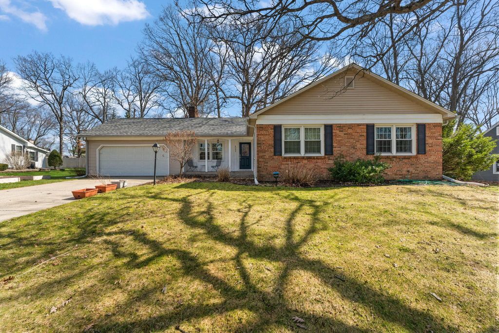 Photo of 4002 Sleighbell Lane, Valparaiso, IN 46383 (MLS # 836973)