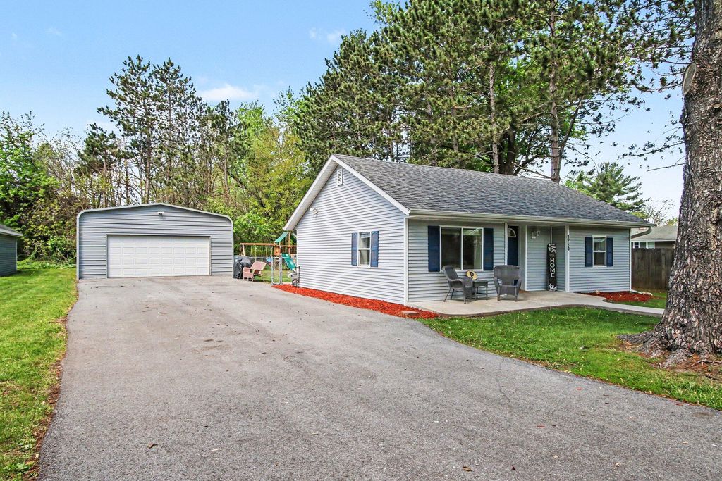 Photo of 1230 Fleming Street, Hobart, IN 46342 (MLS # 838636)