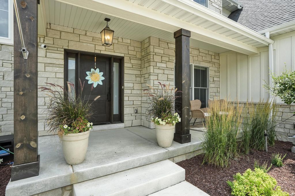 Photo of 9721 Sweetspire Avenue, Saint John, IN 46373 (MLS # 831295)