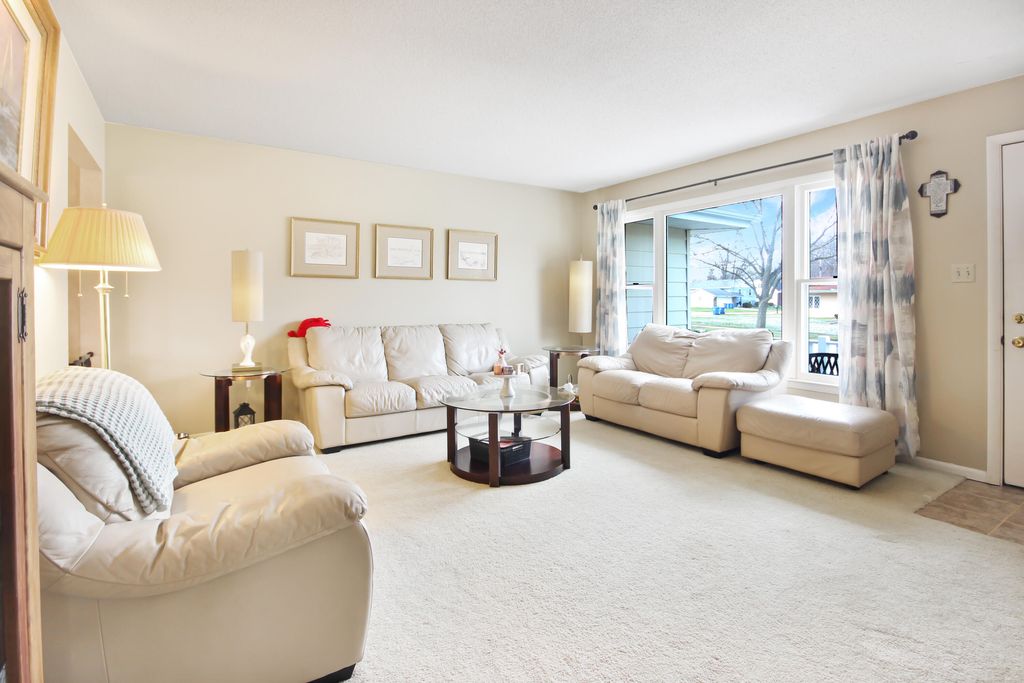 Photo of 615 Alice Street, Crown Point, IN 46307 (MLS # 835753)