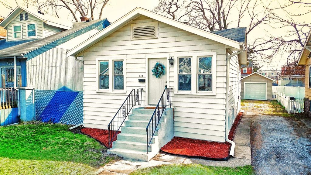 Photo of 718 Cherry Street, Hammond, IN 46324 (MLS # 836080)