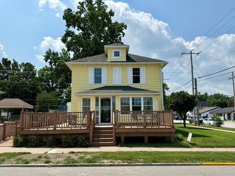 Photo for 321 Broadway Avenue