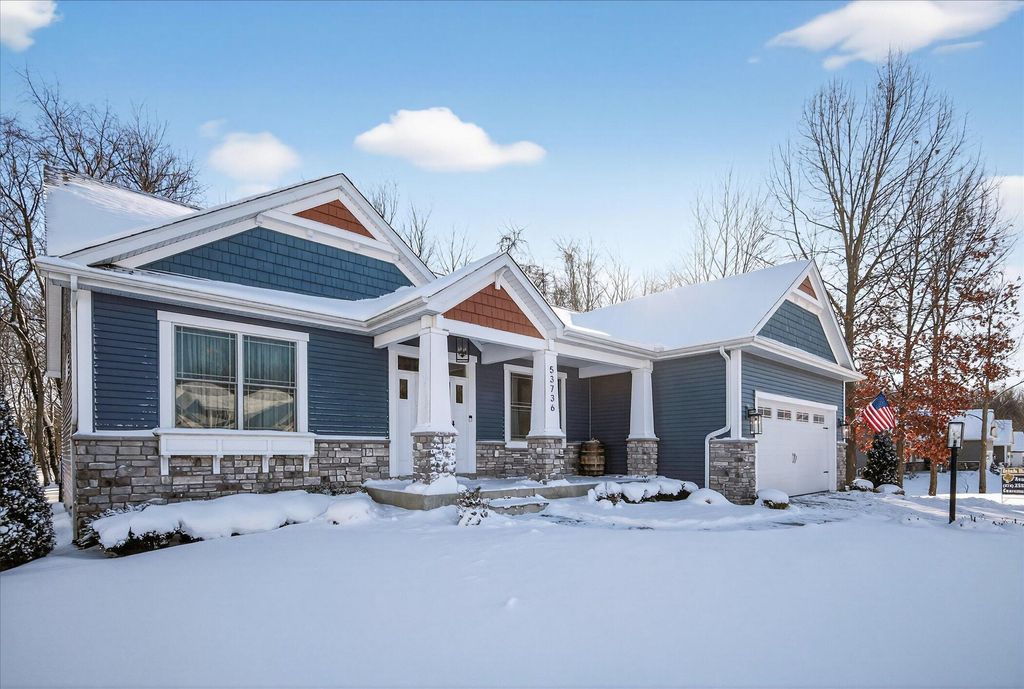 Photo of 53736 Terre Verde Hills Court, South Bend, IN 46628 (MLS # 833197)