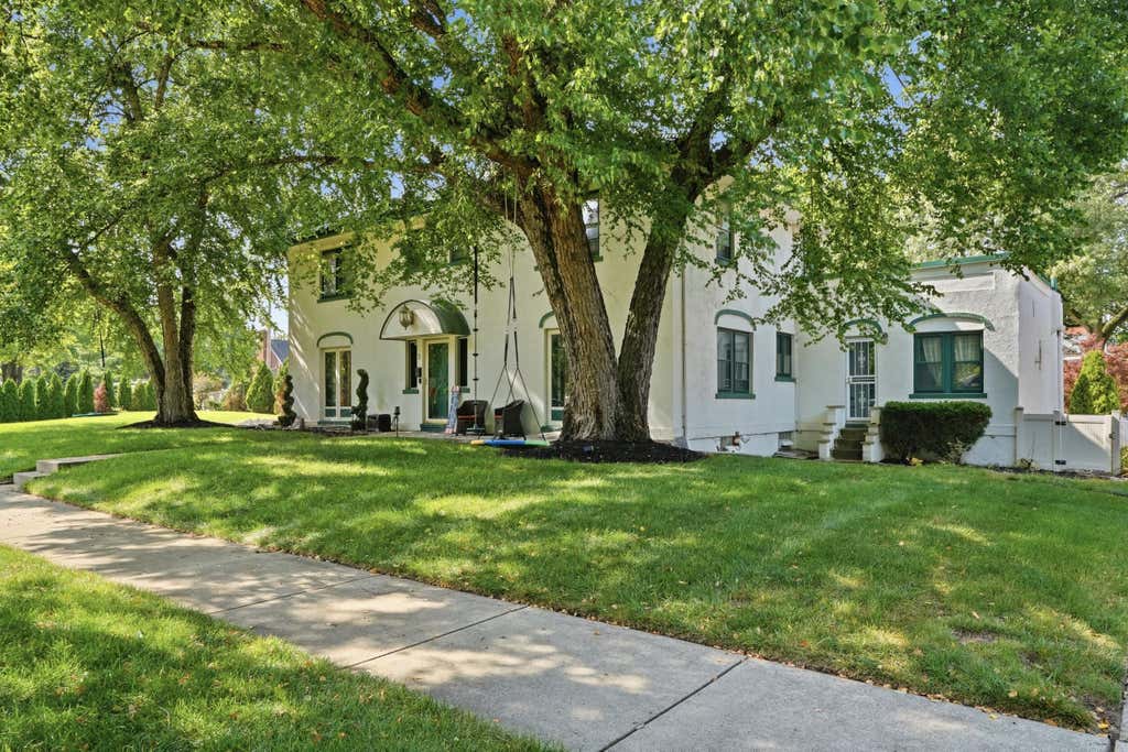 Photo of 7 Wildwood Road, Hammond, IN 46324 (MLS # 842357)