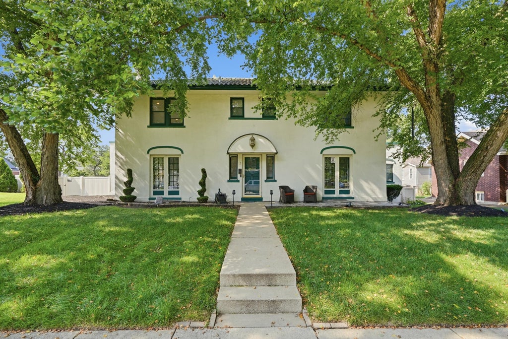 Photo of 7 Wildwood Road, Hammond, IN 46324 (MLS # 842357)