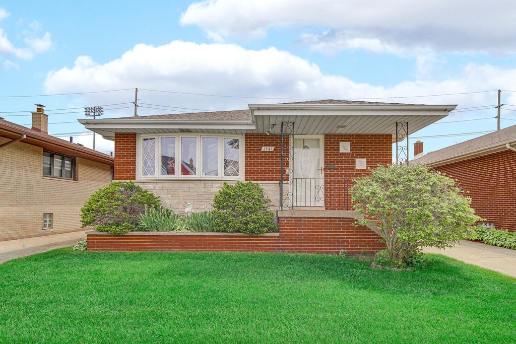 Photo of 1941 Schrage Avenue, Whiting, IN 46394 (MLS # 838469)
