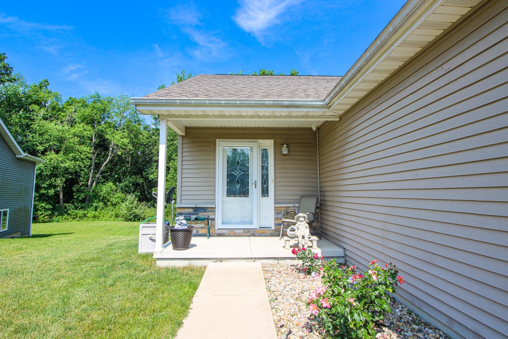 Photo of 17314 Brookwood Drive, Lowell, IN 46356 (MLS # 845491)