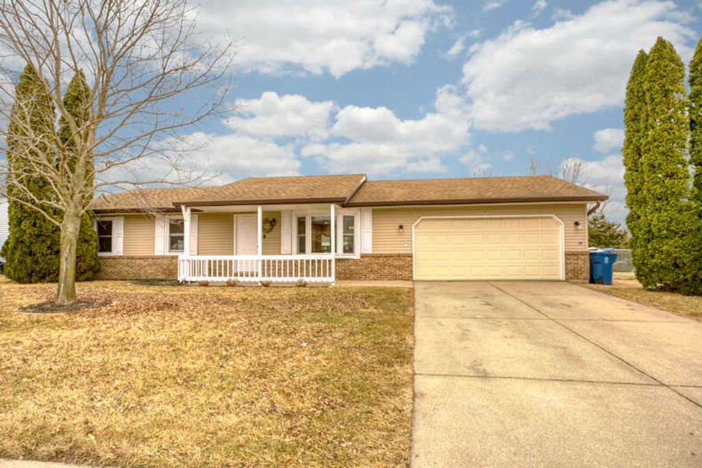 Photo of 400 Woodbridge Drive, Lowell, IN 46356 (MLS # 834239)