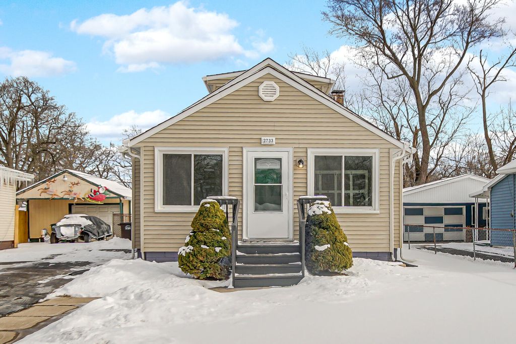 Photo of 2733 Vermillion Street, Lake Station, IN 46405 (MLS # 833402)