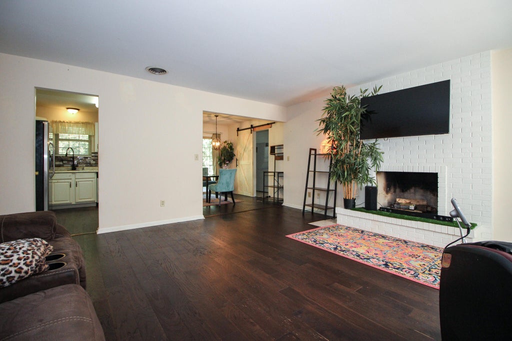 Photo of 417 Hickory Street NW, DeMotte, IN 46310 (MLS # 846117)