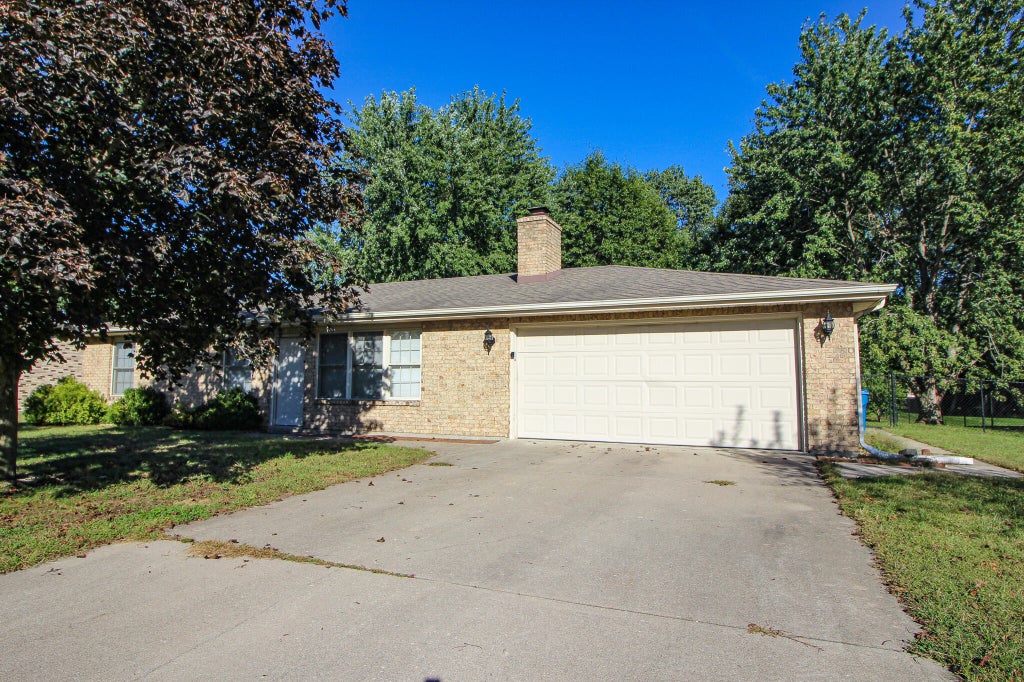 Photo of 417 Hickory Street NW, DeMotte, IN 46310 (MLS # 846117)