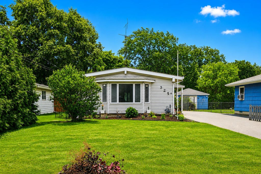 Photo of 325 N Hobart Road, Hobart, IN 46342 (MLS # 840934)