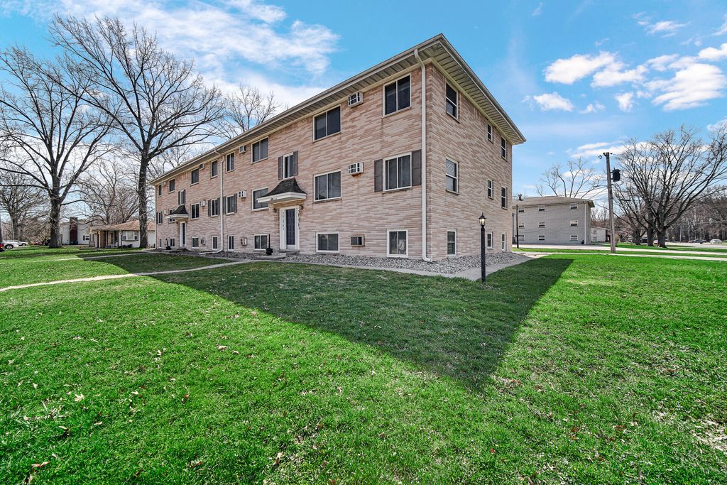 Photo of 1623 Portage Avenue, Chesterton, IN 46304 (MLS # 836523)