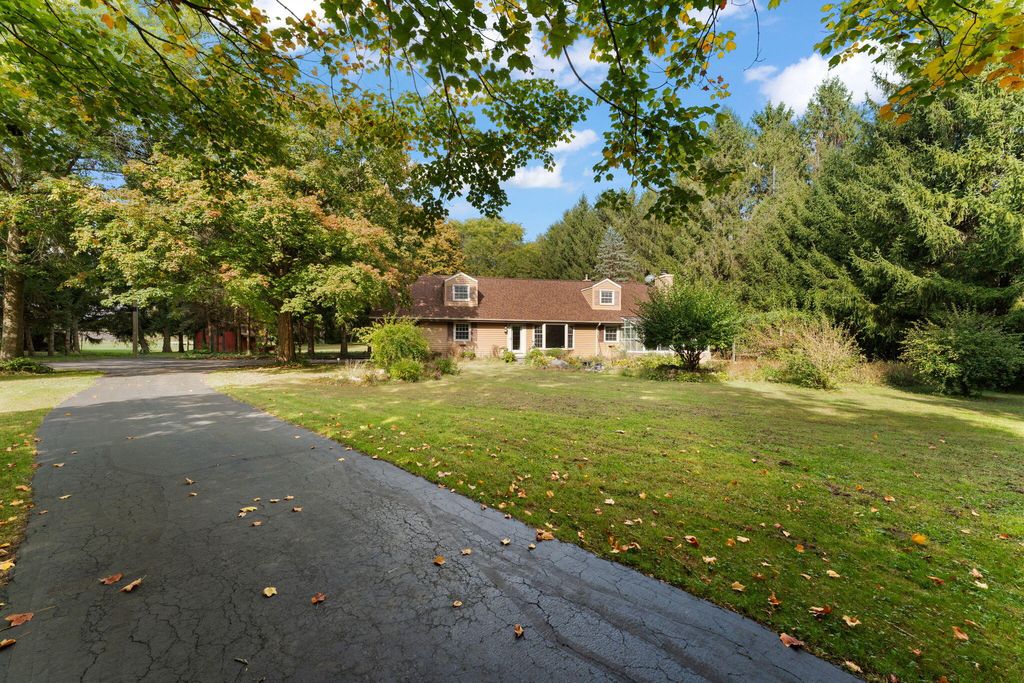Photo of 617 E 700 N, Westville, IN 46391 (MLS # 829534)
