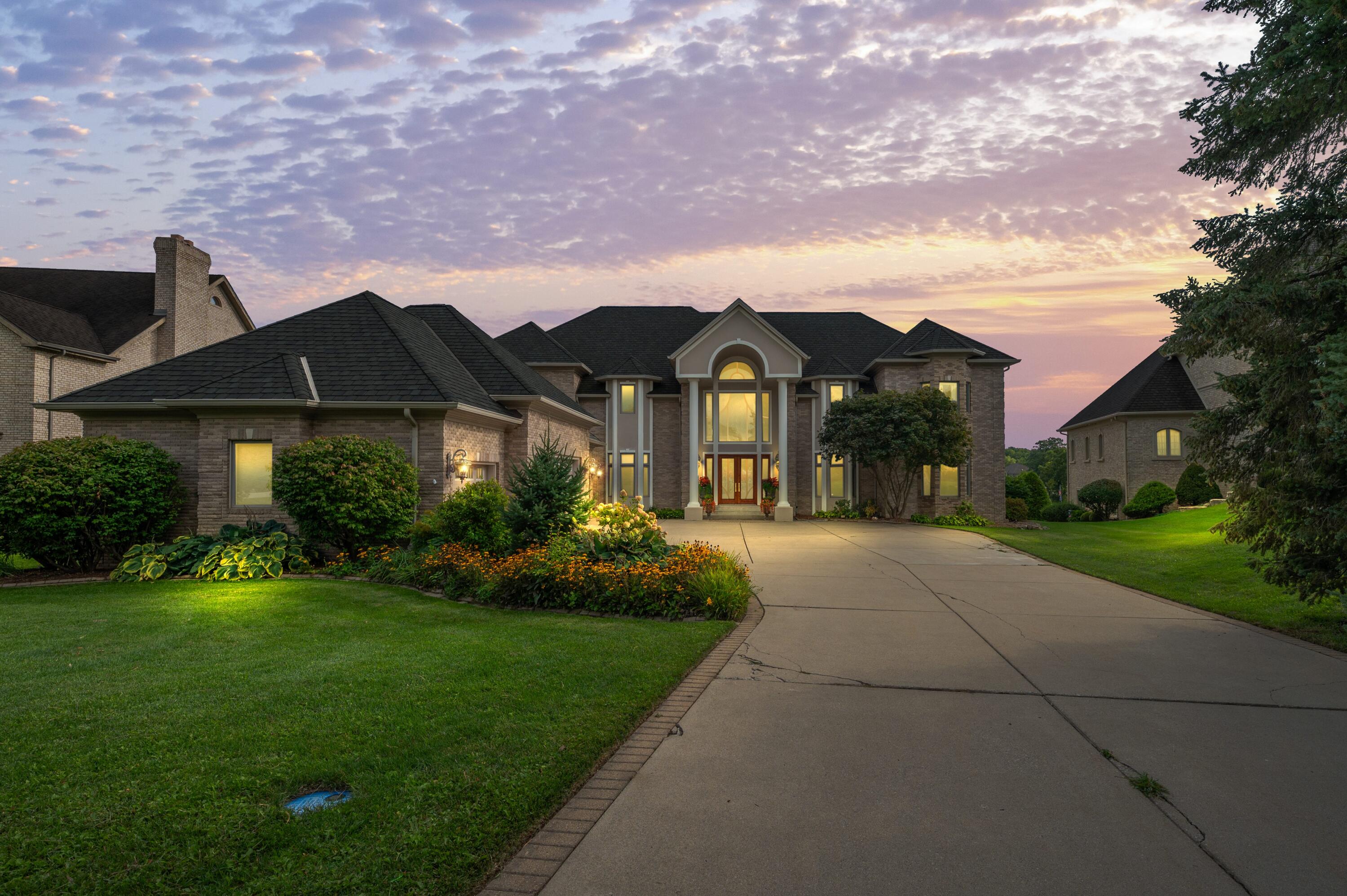 459 Surrey Hill Lane