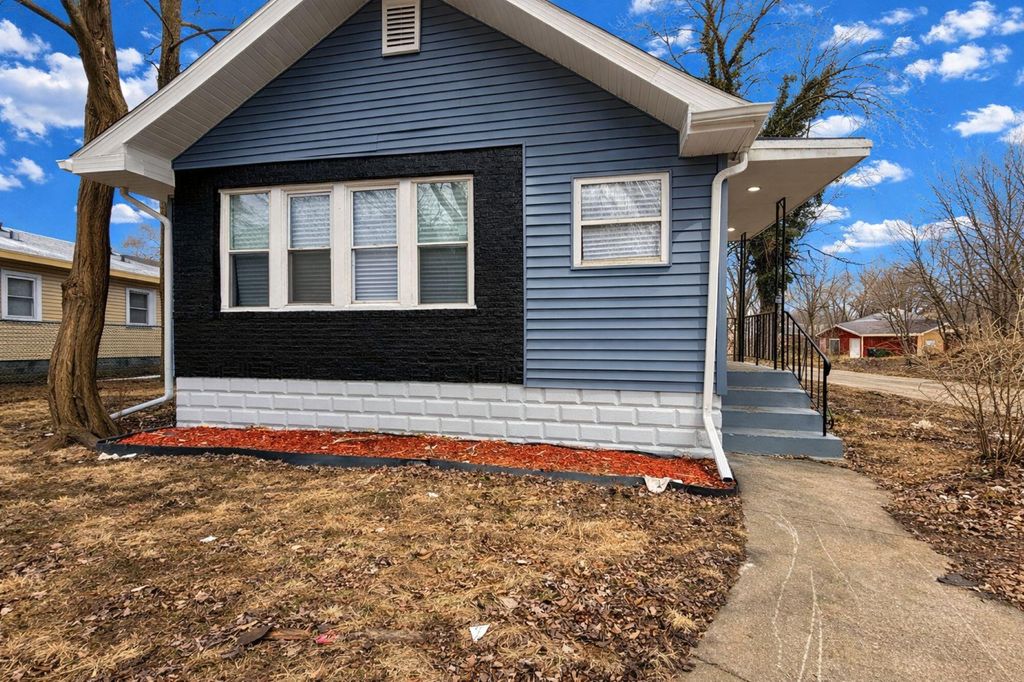 Photo of 4200 Monroe Street, Gary, IN 46408 (MLS # 835637)