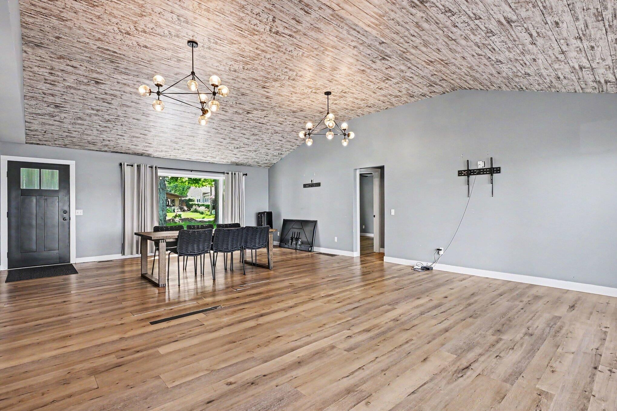 669 Waverly Road
