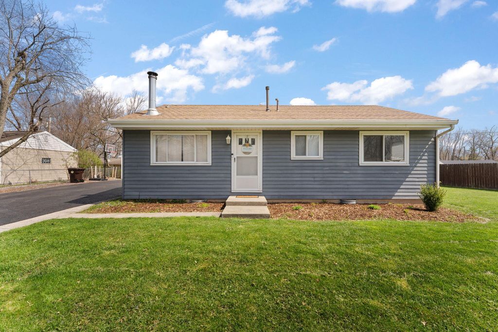 Photo of 5404 Smilax Lane, Valparaiso, IN 46383 (MLS # 836699)