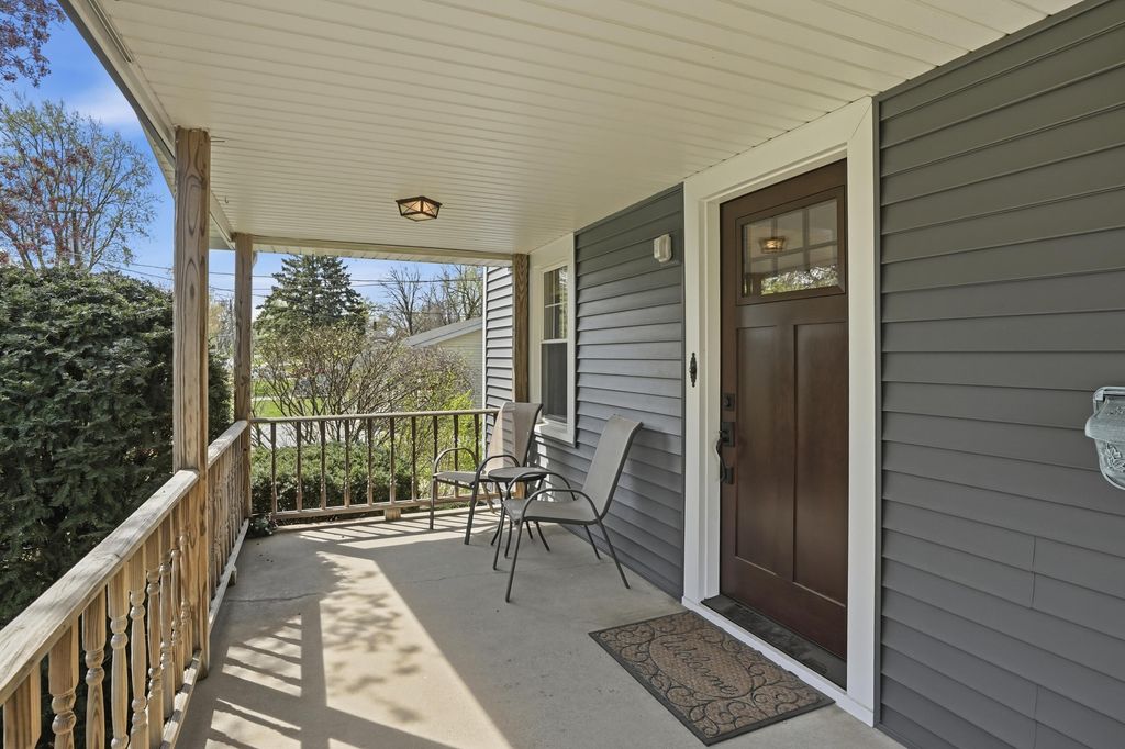 Photo of 421 S East Street, Crown Point, IN 46307 (MLS # 838351)