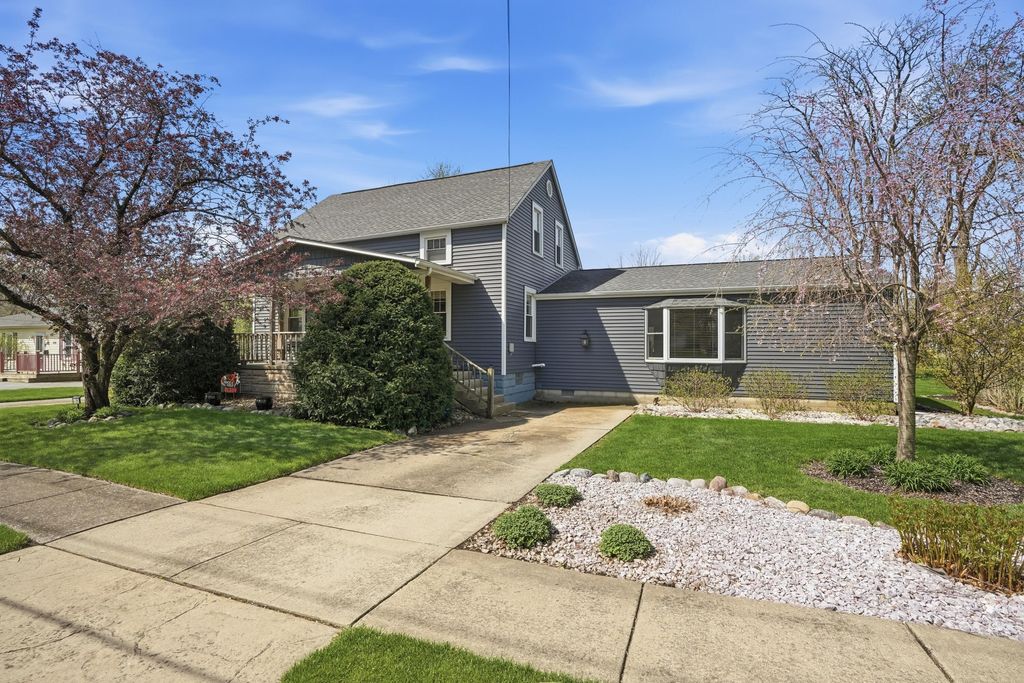 Photo of 421 S East Street, Crown Point, IN 46307 (MLS # 838351)