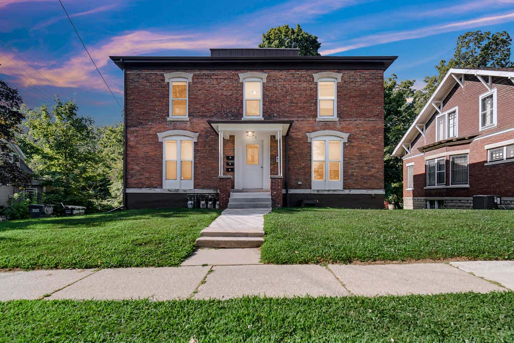 Photo of 204 Brown Street #2, Valparaiso, IN 46383 (MLS # 843097)