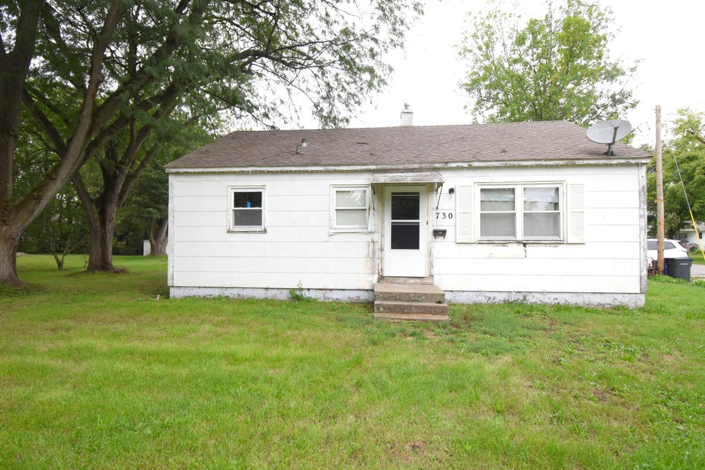 Photo of 730 E Leopold Drive, Rensselaer, IN 47978 (MLS # 845787)