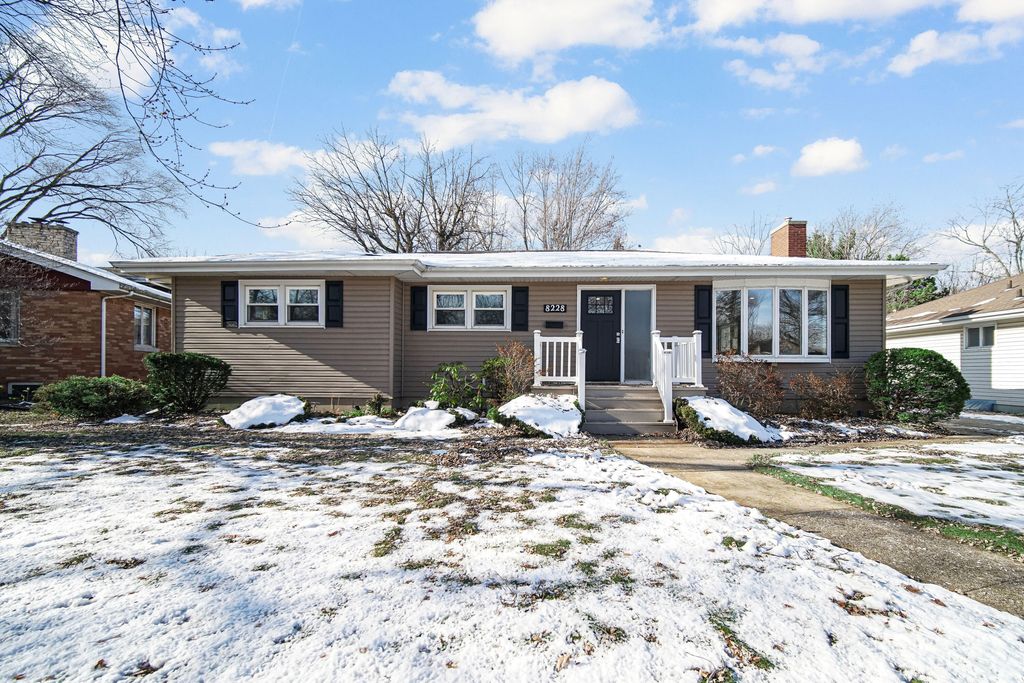 Photo of 8228 Greenwood Avenue, Munster, IN 46321 (MLS # 832422)