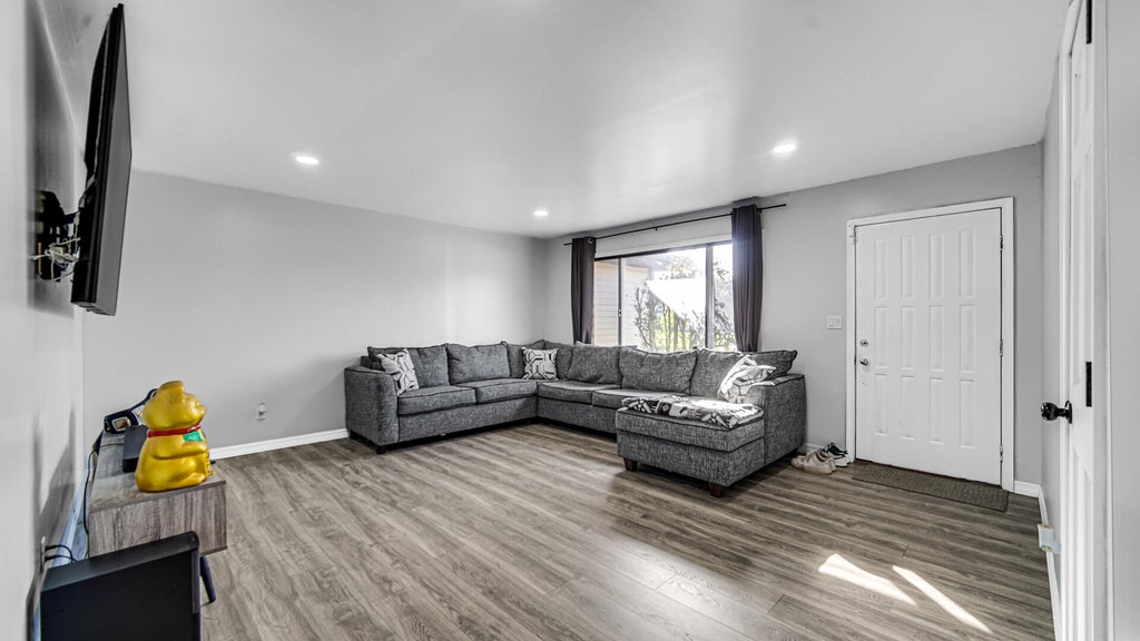 Photo of 7585 Wright Street, Merrillville, IN 46410 (MLS # 846945)