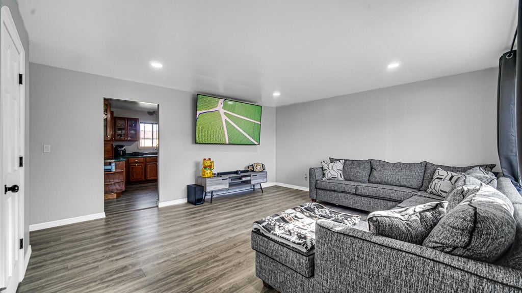 Photo of 7585 Wright Street, Merrillville, IN 46410 (MLS # 846945)