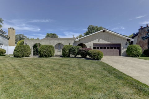 9617 White Oak Avenue, Munster, IN 46321 - #: 840165