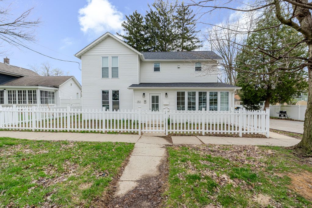 Photo of 353 S Morgan Boulevard #1, Valparaiso, IN 46383 (MLS # 837112)