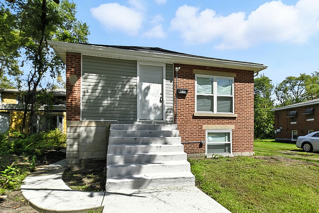 Photo of 840 E 25th Avenue, Gary, IN 46407 (MLS # 836135)