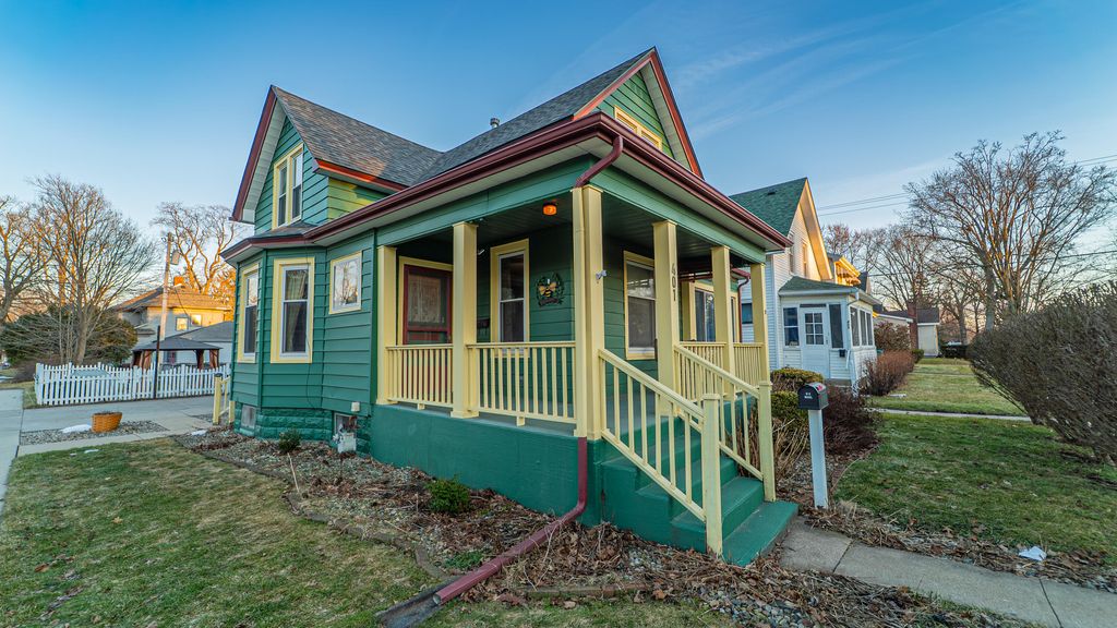 Photo of 401 E Street, La Porte, IN 46350 (MLS # 834903)