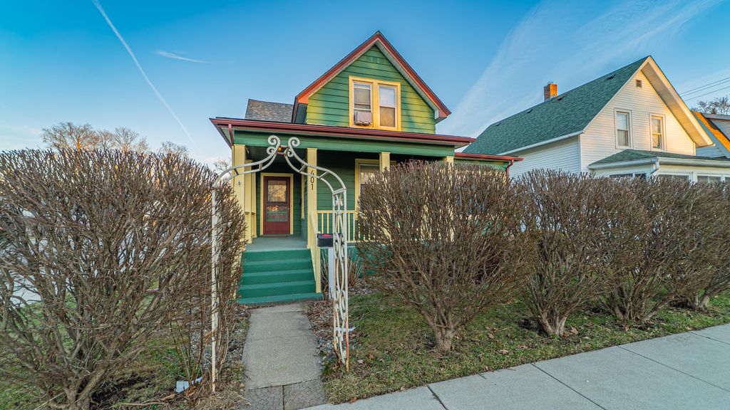 Photo of 401 E Street, La Porte, IN 46350 (MLS # 834903)