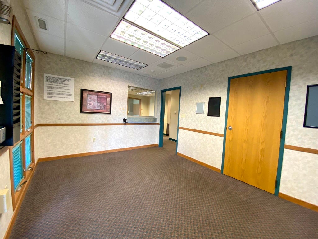 Photo of 808-810 E Lincolnway, Valparaiso, IN 46383 (MLS # 846105)