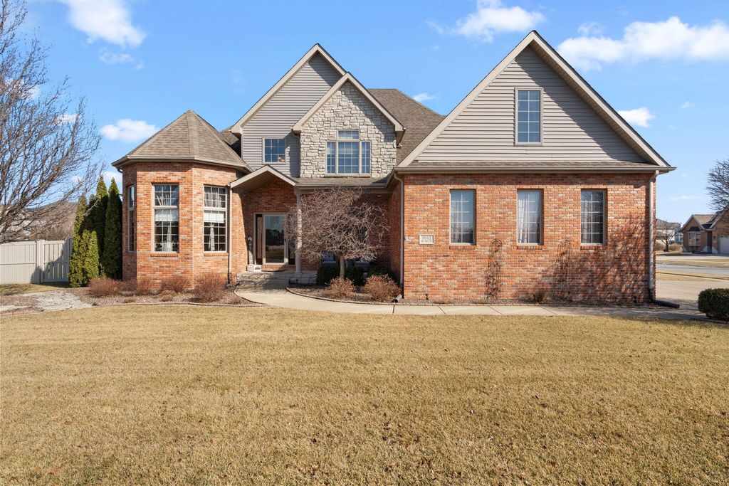 Photo of 9112 W 96th Place, Saint John, IN 46373 (MLS # 834810)