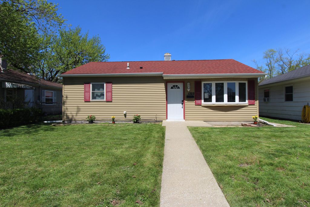 Photo of 1322 W 1st Place, Hobart, IN 46342 (MLS # 837492)
