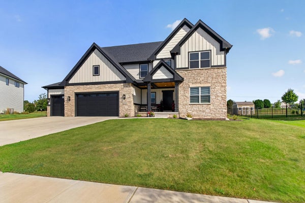 8322 WYMAN DR, SAINT JOHN, IN 46373 - Image 9e3e6d1c74a55c71e2fbdf2f87439b42/2416091991