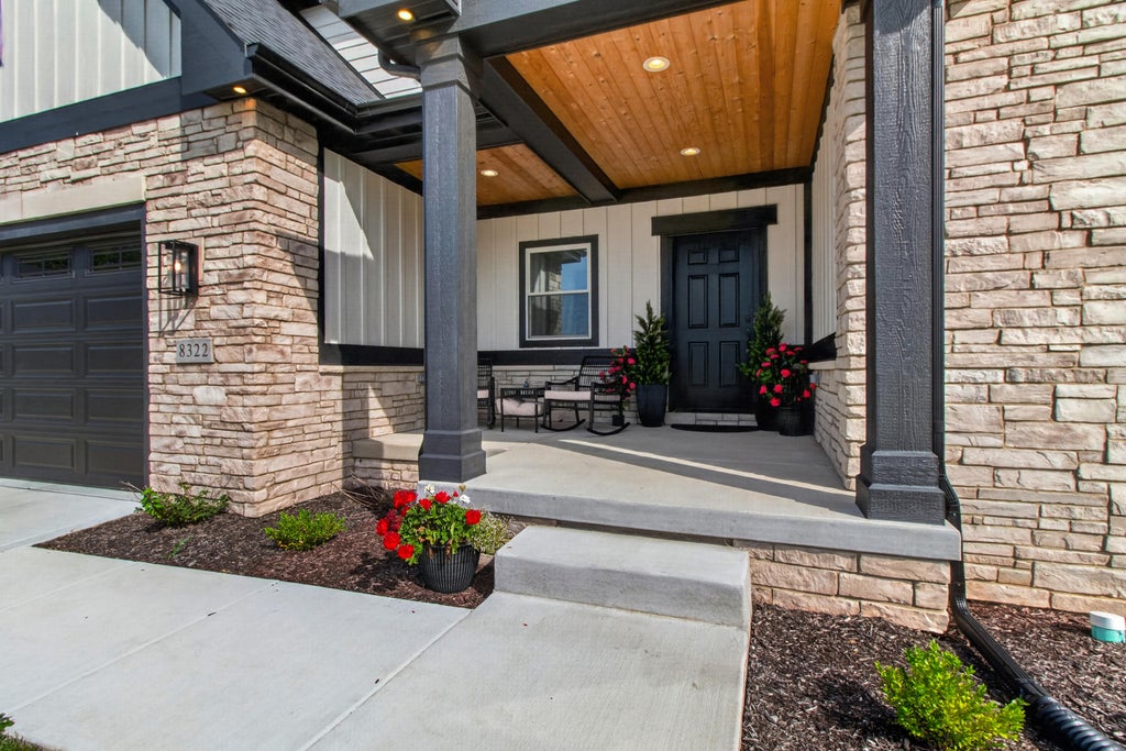 Photo of 8322 Wyman Drive, Saint John, IN 46373 (MLS # 845577)