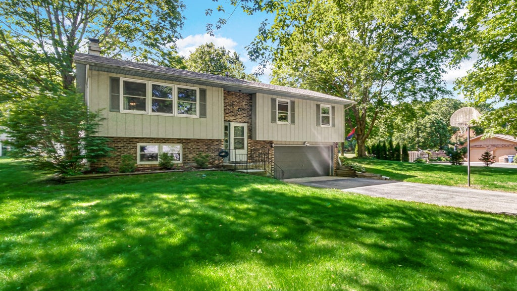 Photo of 166 N Woodland Drive, La Porte, IN 46350 (MLS # 840049)
