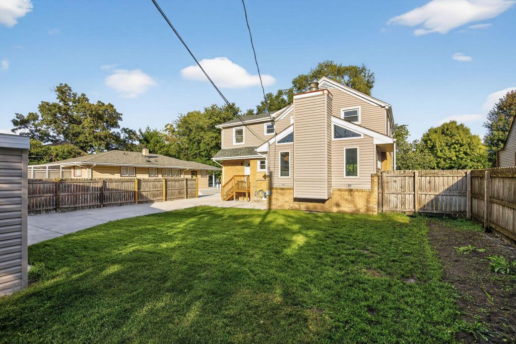 Photo of 8318 Howard Avenue, Munster, IN 46321 (MLS # 836600)