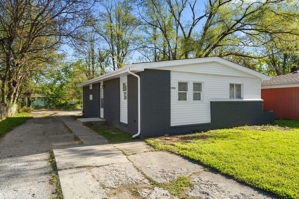 Photo of 1346 E 50th Court, Gary, IN 46409 (MLS # 838998)