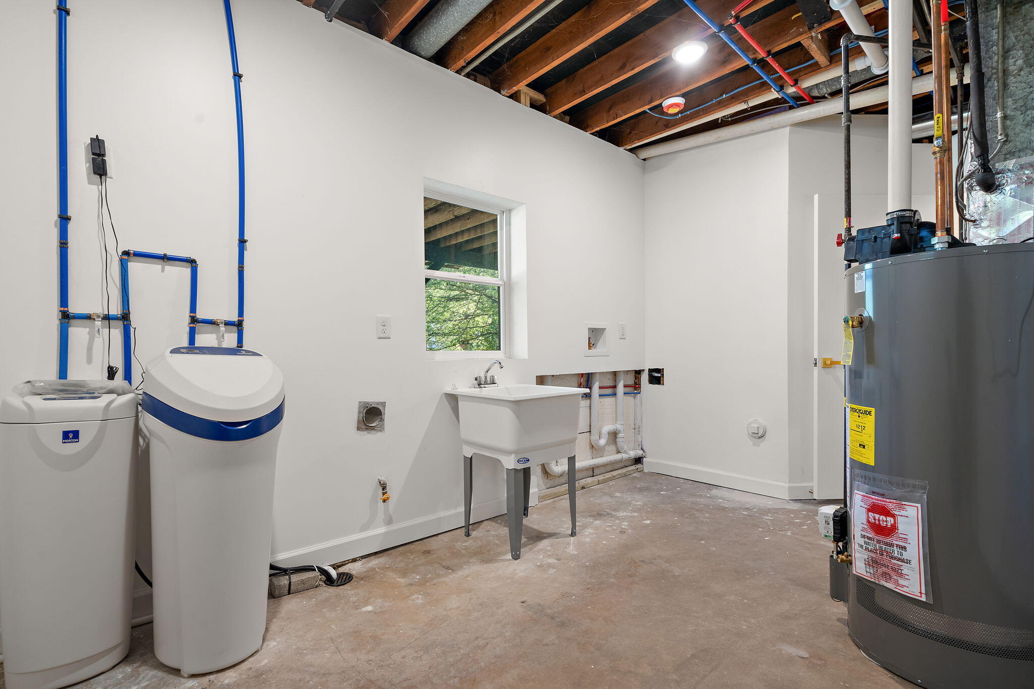 Crown Point, Indiana 46307, United States, 4 Bedrooms Bedrooms, ,3 BathroomsBathrooms,Residential,Active,220972