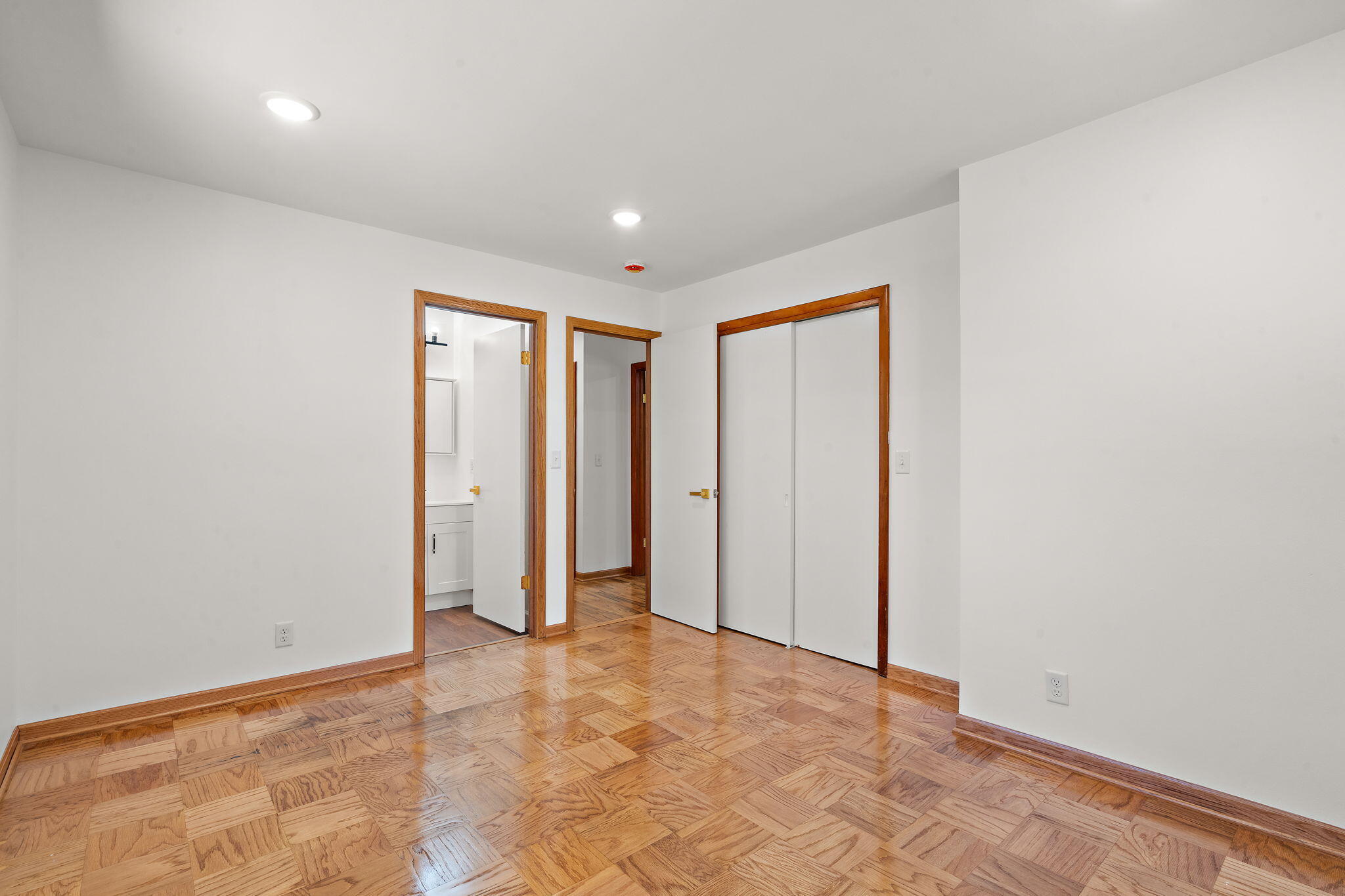 Crown Point, Indiana 46307, United States, 4 Bedrooms Bedrooms, ,3 BathroomsBathrooms,Residential,Active,220972